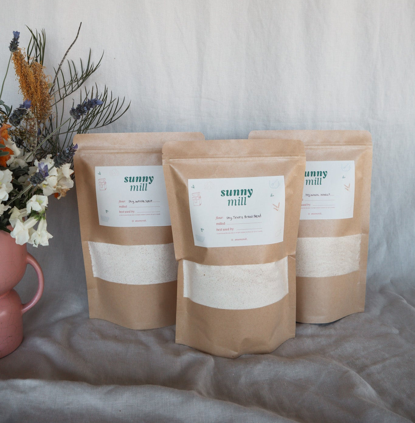 Freshly milled spelt, wheat and bread blend Flours